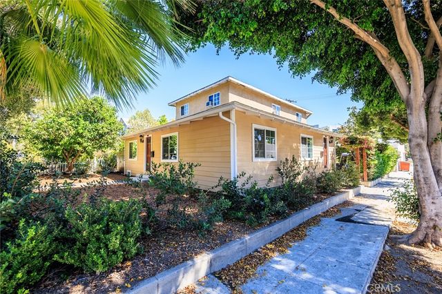 566 Oak Street, Glendale, CA 91204