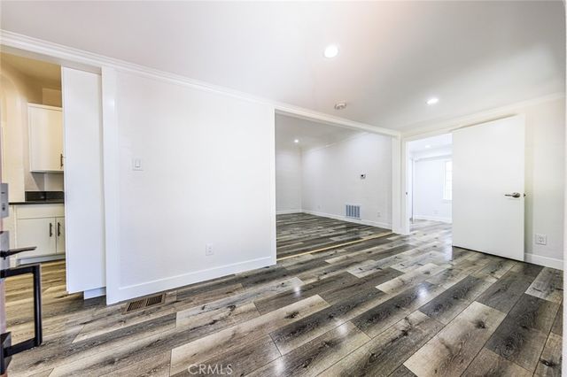 566 Oak Street, Glendale, CA 91204