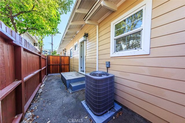 566 Oak Street, Glendale, CA 91204