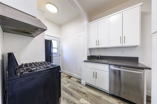 566 Oak Street, Glendale, CA 91204