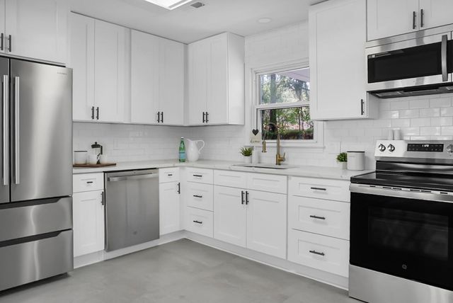 7618 Vanderbrook Place, North Charleston, SC 29420