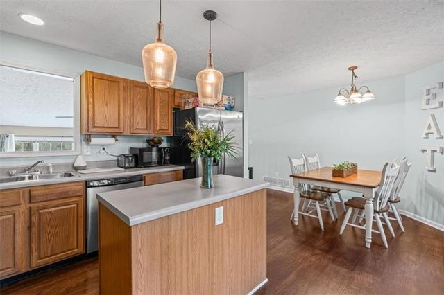 156 Paradise Way, Douglasville, GA 30134