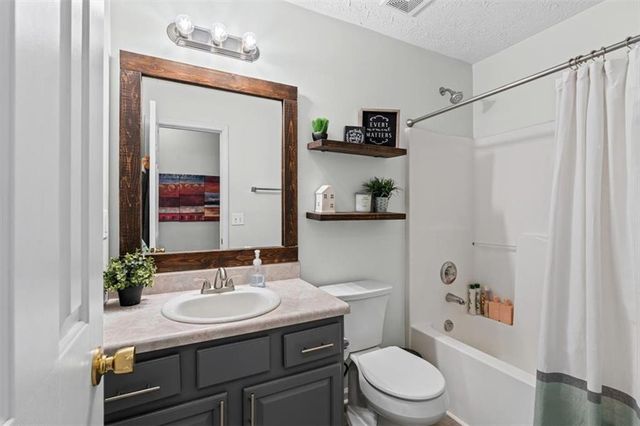 156 Paradise Way, Douglasville, GA 30134