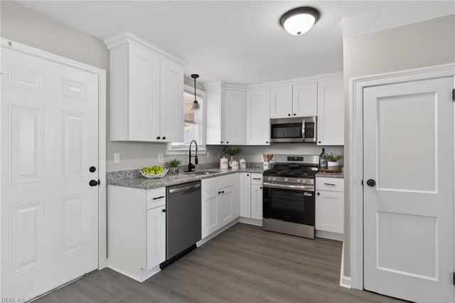 421 Glendale RD, Hampton, VA 23661