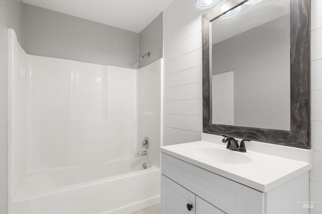 2223 N Maroon Ave, Kuna, ID 83634