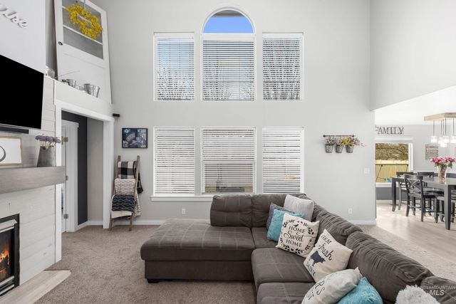 2223 N Maroon Ave, Kuna, ID 83634