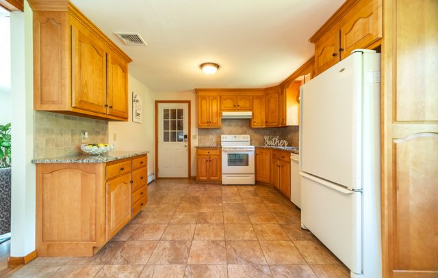 76 Milardo Lane, Middletown, CT 06457