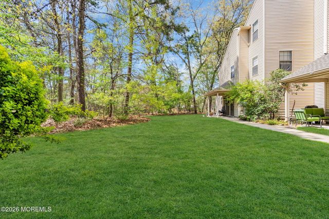 305 Owls Nest Court, Jackson, NJ 08527