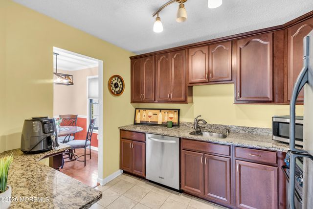 305 Owls Nest Court, Jackson, NJ 08527
