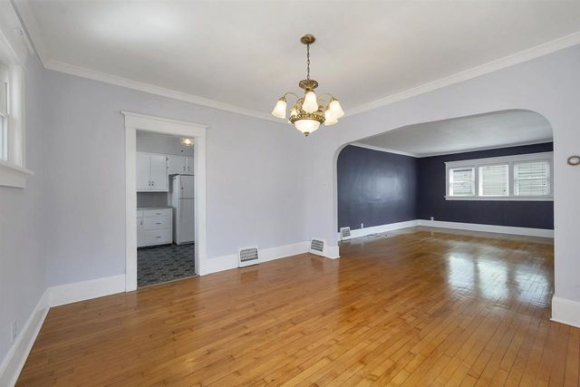 866 HOWARD STREET, Green Bay, WI 54303