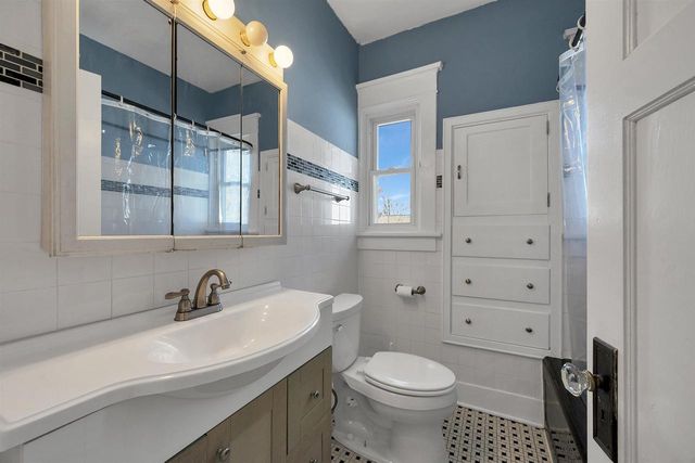 866 HOWARD STREET, Green Bay, WI 54303