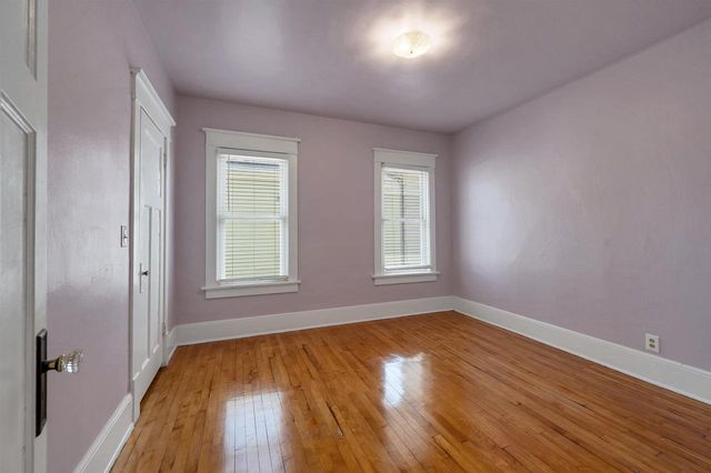 866 HOWARD STREET, Green Bay, WI 54303