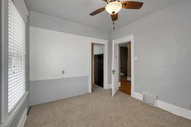 866 HOWARD STREET, Green Bay, WI 54303