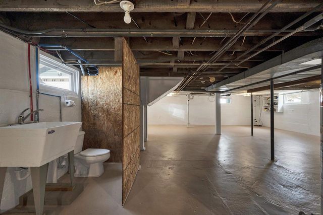 866 HOWARD STREET, Green Bay, WI 54303