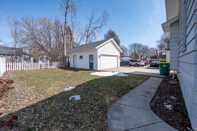 866 HOWARD STREET, Green Bay, WI 54303