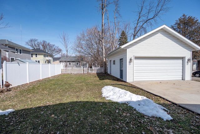 866 HOWARD STREET, Green Bay, WI 54303