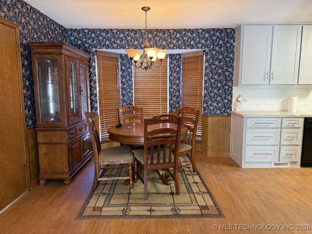 908 Colonial Court, Pryor, OK 74361