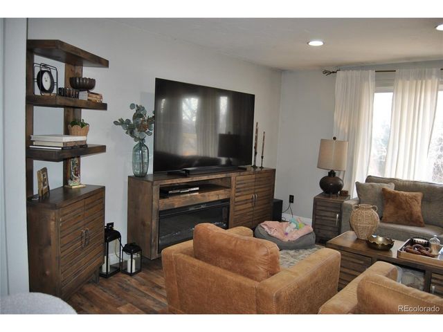 9827 Race St, Thornton, CO 80229