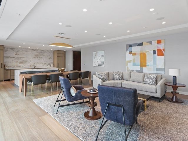 380 Harrison Ave 1013, Boston, MA 02118