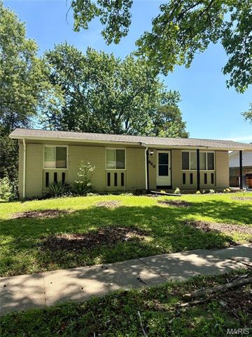 11940 San Andres Drive, St Louis, MO 63138