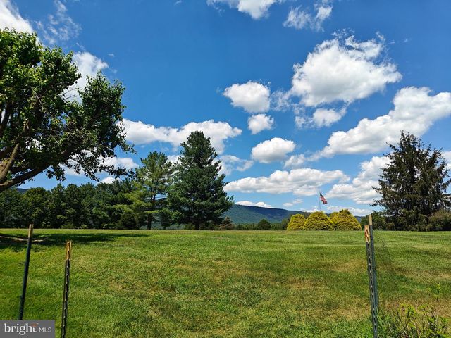 644 BEALL AVE, Luray, VA 22835