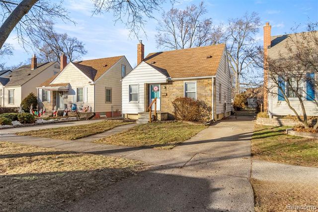 24820 New York Street, Dearborn, MI 48124