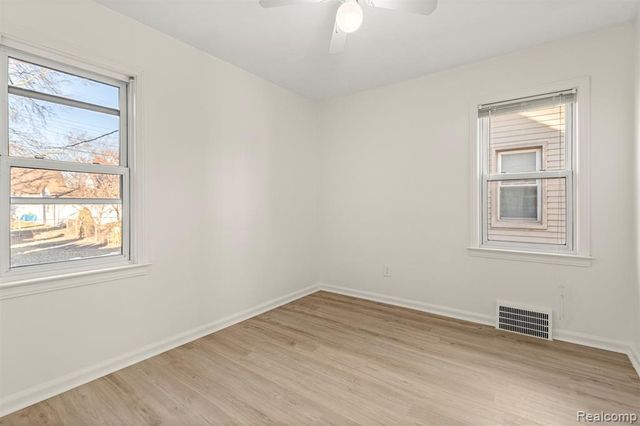 24820 New York Street, Dearborn, MI 48124