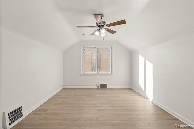 24820 New York Street, Dearborn, MI 48124