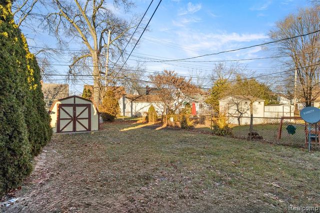 24820 New York Street, Dearborn, MI 48124