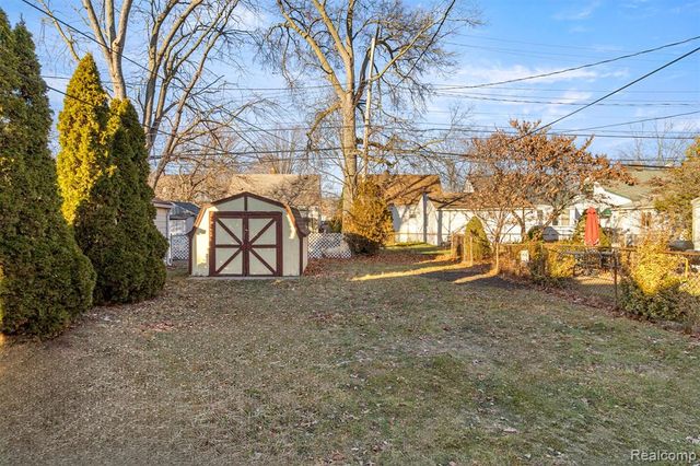 24820 New York Street, Dearborn, MI 48124