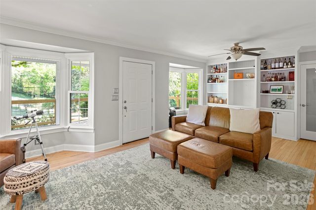 229 Sandstone Lane, Hendersonville, NC 28739