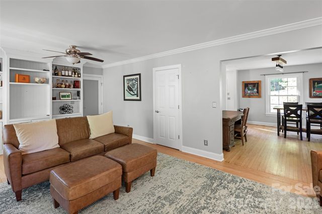 229 Sandstone Lane, Hendersonville, NC 28739