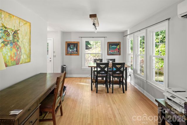 229 Sandstone Lane, Hendersonville, NC 28739