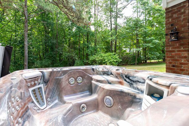 1000 S Knoll Court, Raleigh, NC 27603
