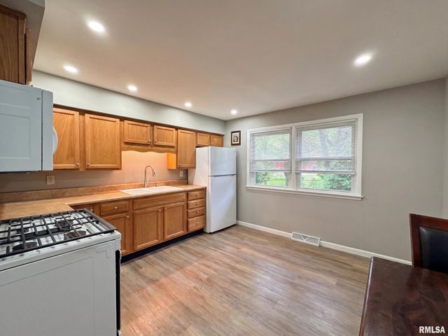 1020-1022 S ALLEN Avenue, Peoria, IL 61605