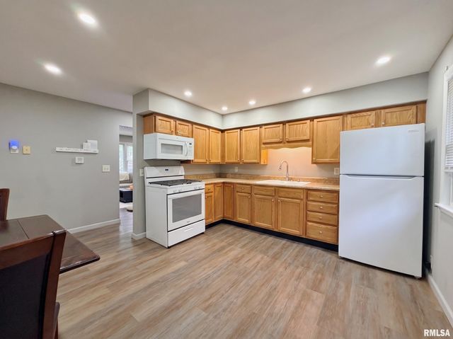 1020-1022 S ALLEN Avenue, Peoria, IL 61605