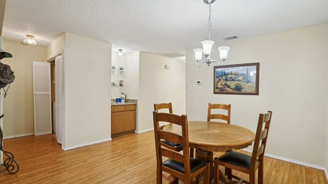 25 Gittiban Place, Pantego, TX 76013