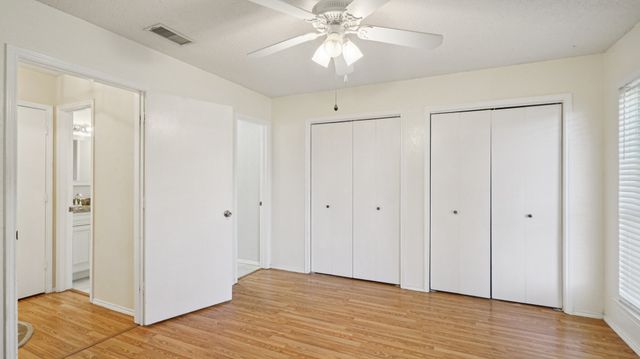 25 Gittiban Place, Pantego, TX 76013