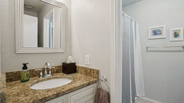 25 Gittiban Place, Pantego, TX 76013