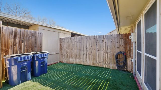 25 Gittiban Place, Pantego, TX 76013