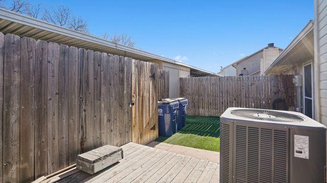 25 Gittiban Place, Pantego, TX 76013