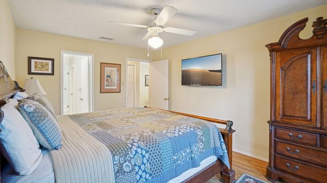 25 Gittiban Place, Pantego, TX 76013