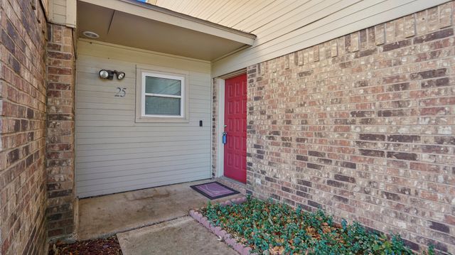 25 Gittiban Place, Pantego, TX 76013