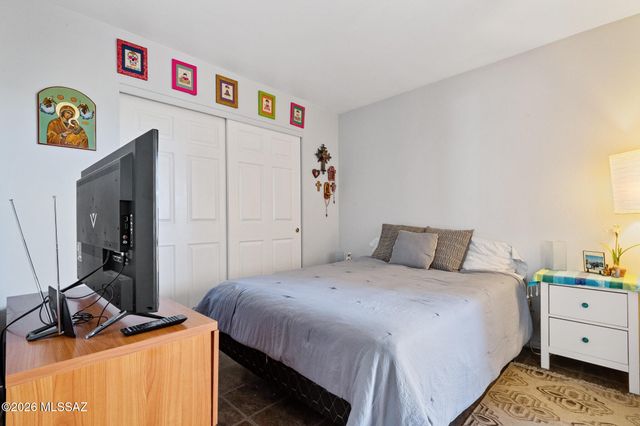 2533 N Ironwood Ridge Drive, Tucson, AZ 85745