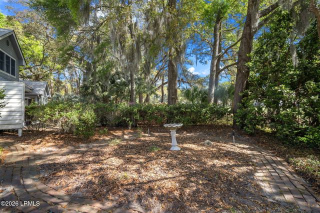 161 Locust Fence Road, St. Helena Island, SC 29920