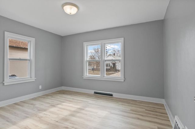 115 N CLAY STREET, Green Bay, WI 54301