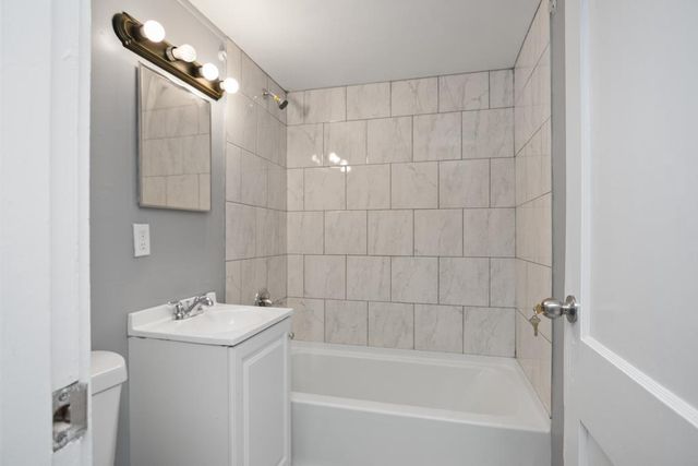 115 N CLAY STREET, Green Bay, WI 54301