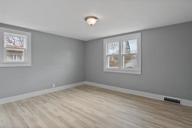 115 N CLAY STREET, Green Bay, WI 54301