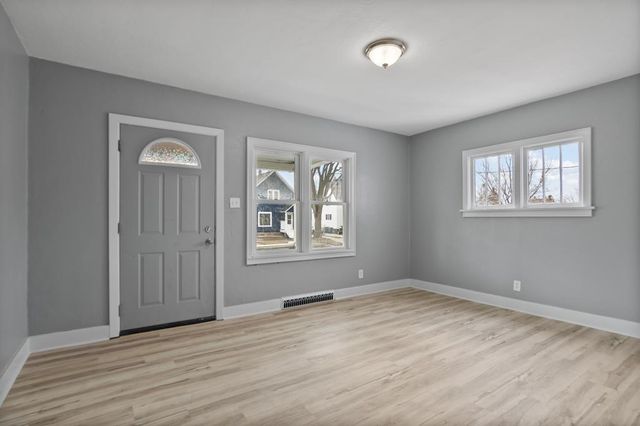 115 N CLAY STREET, Green Bay, WI 54301