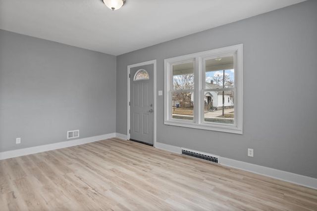 115 N CLAY STREET, Green Bay, WI 54301